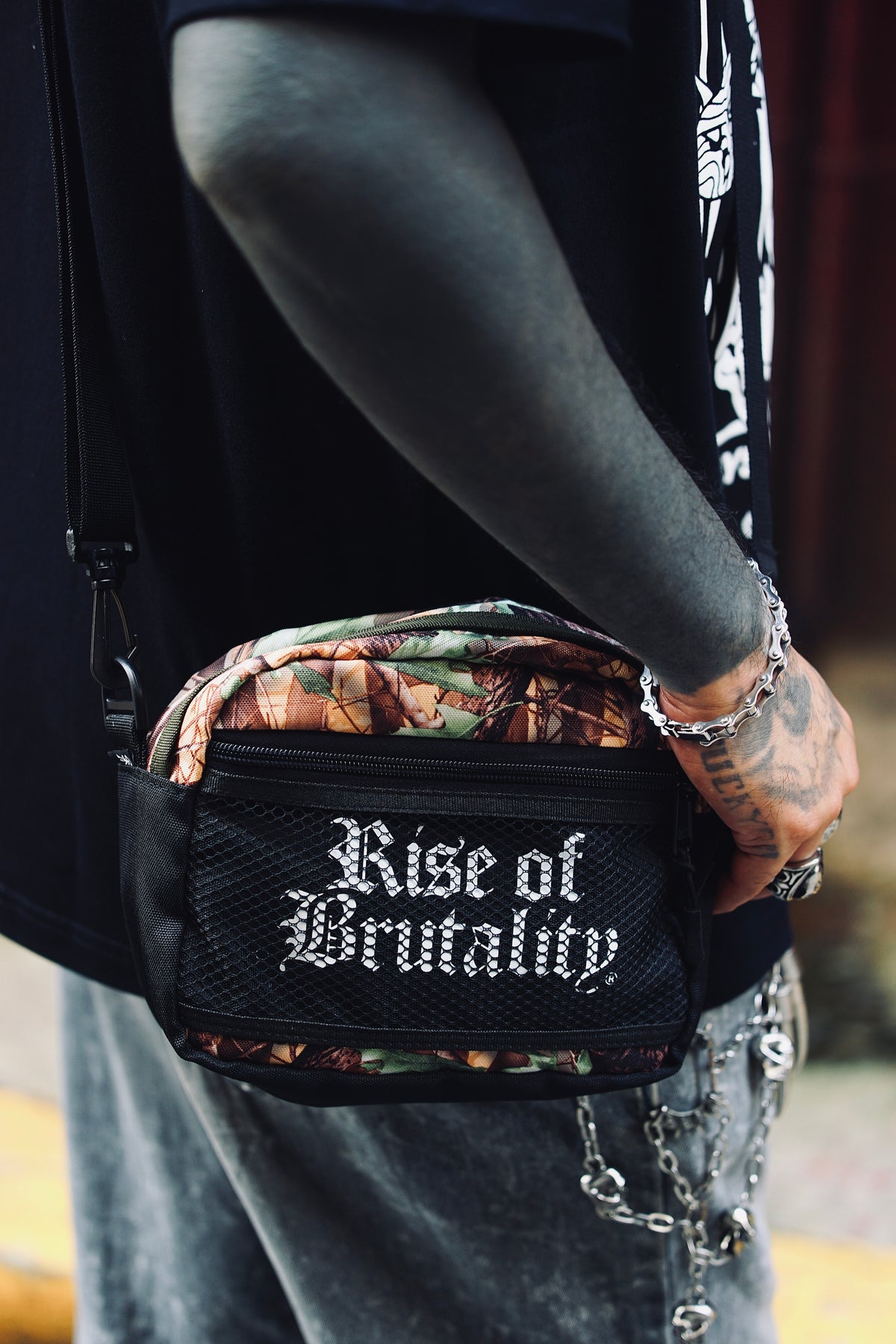REALTREE SLING BAG