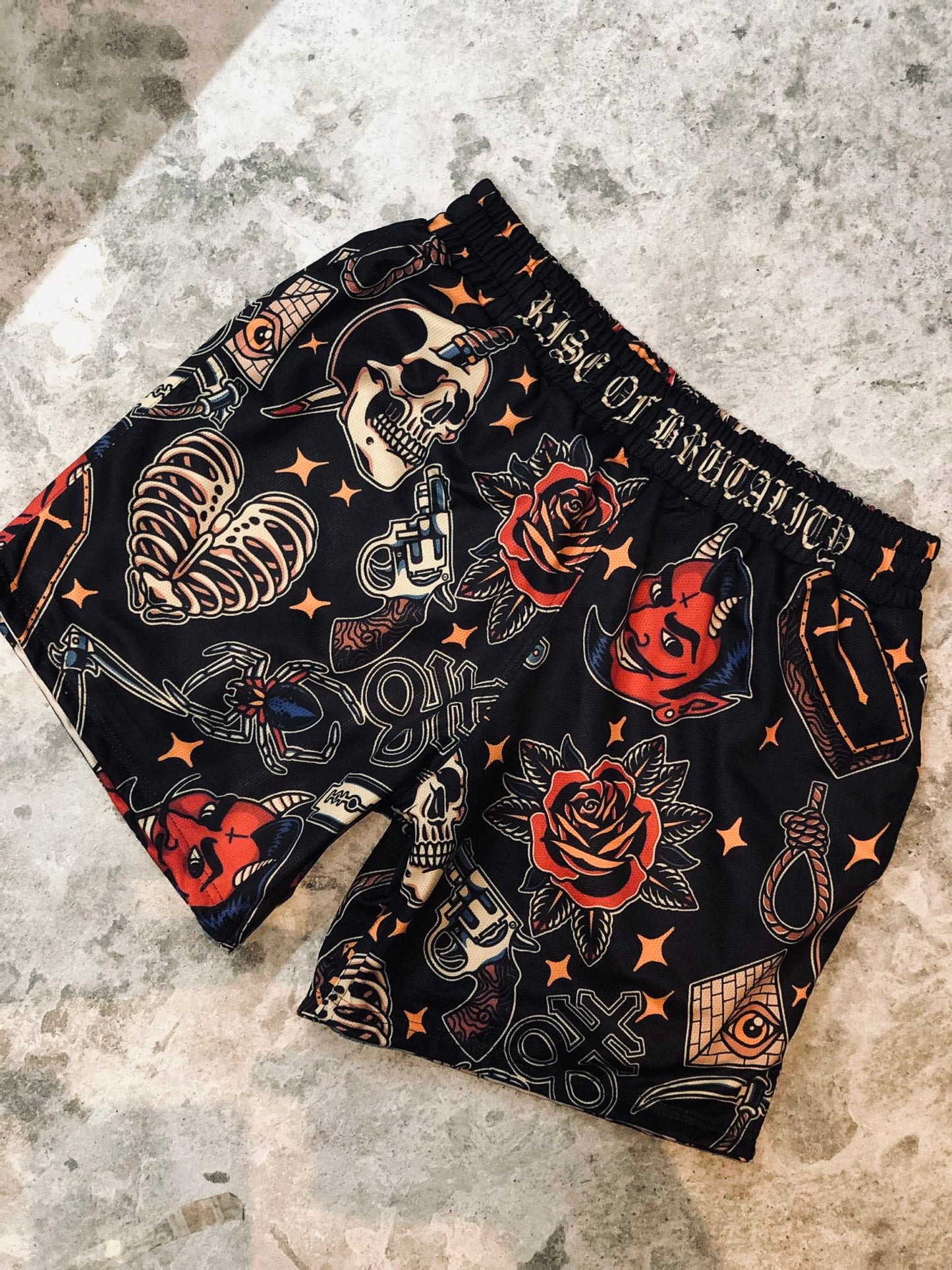 TRAD REVERSIBLE SHORTS