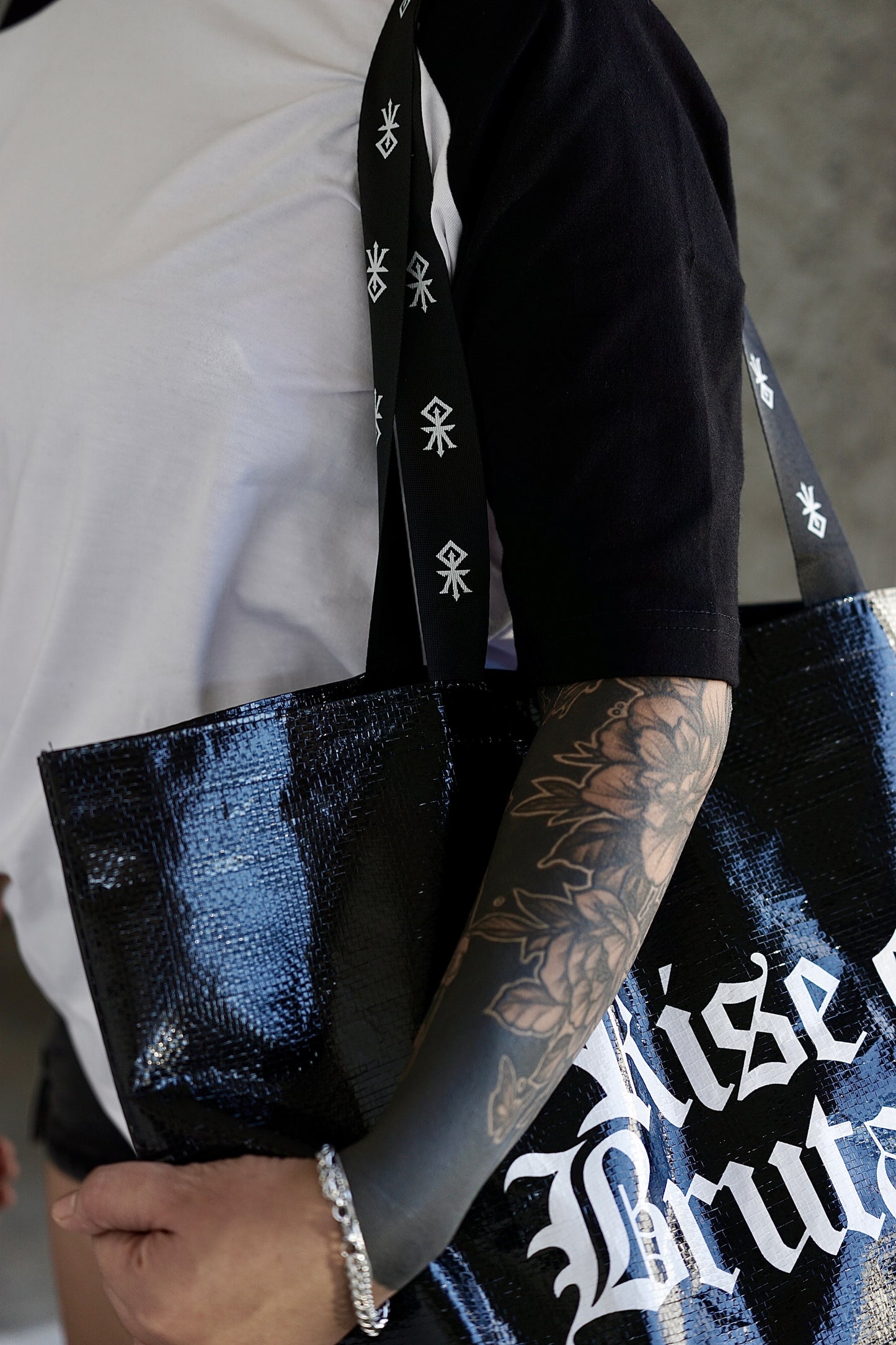 WORDMARK REUSABLE SHOPPING BAG (BLACK)